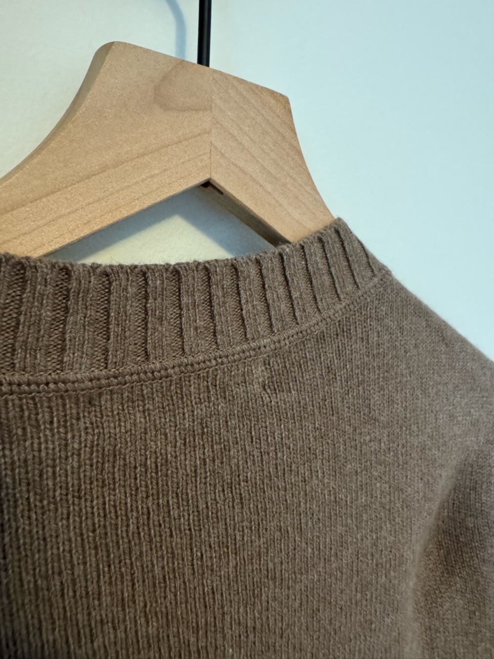 Banana Republic Brown Crewneck Sweater - Picture 5 of 6